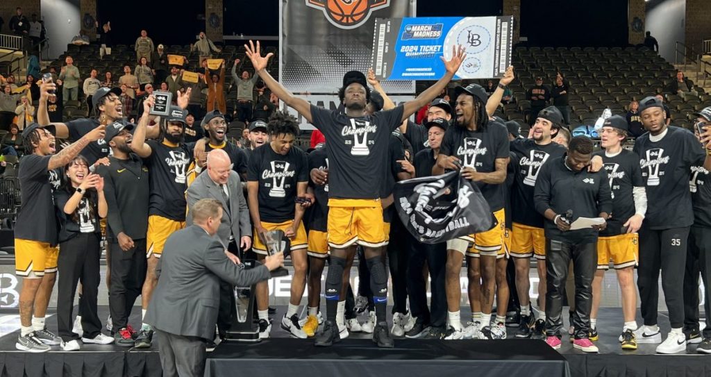 Rencontrez des basketteurs musulmans qui jouent en jeûnant pendant le Ramadan - À propos de l'Islam